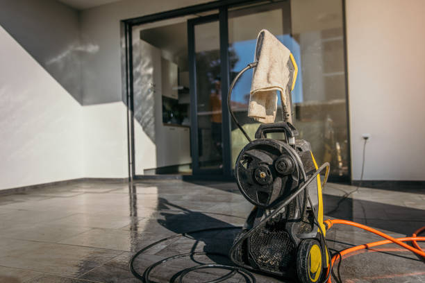 Best Pool Deck Cleaning  in Lowell, AR